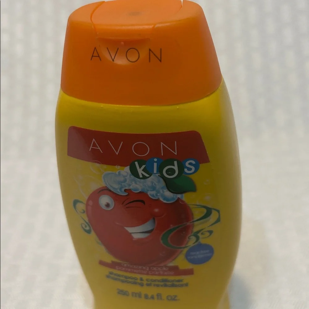 Avon Kids Apple 2-in-1 Shampoo & Conditioner - Sealed